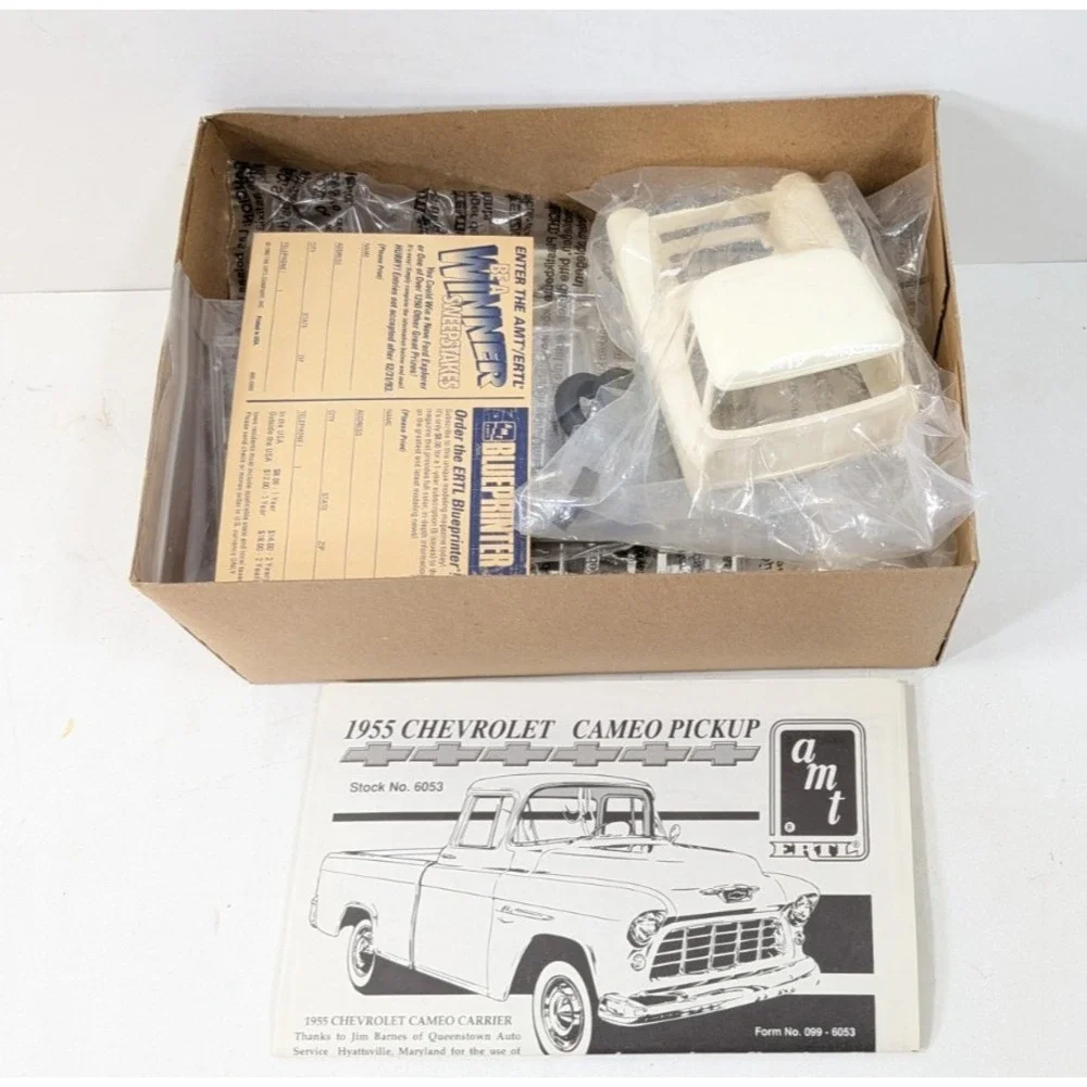 1955 Chevrolet Cameo Pickup 1/25 AMT ERTL Model Kit NEW Unbuild some Box Wear